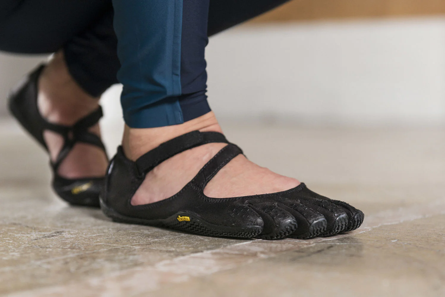 Vibram FiveFingers V-Soul Sort Dame - Image 2